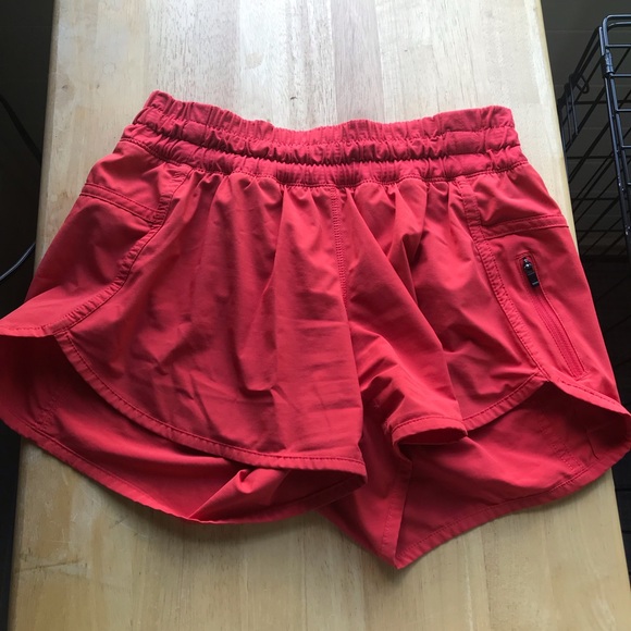 lululemon athletica Pants - Lululemon tracker shorts